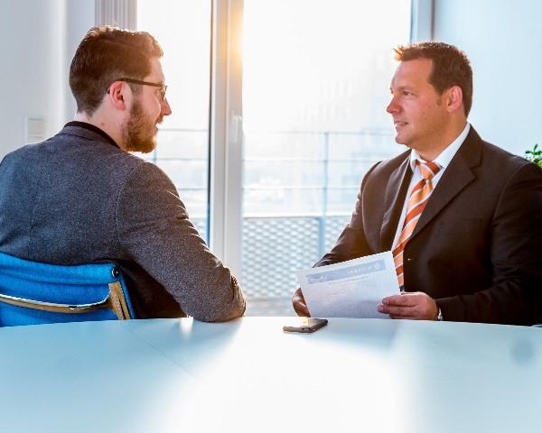 Ich Würde Mich Sehr über Ein Persönliches Gespräch Freuen www.alibiagentur.de