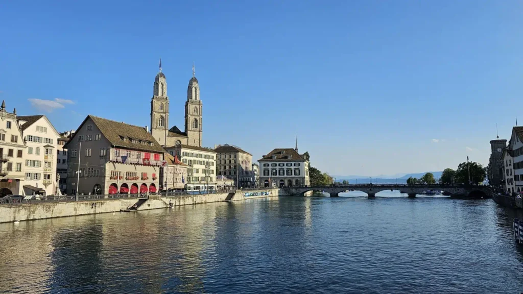 Die Alibiagentur in der Schweiz mit Blick auf die Stadt Zürich.